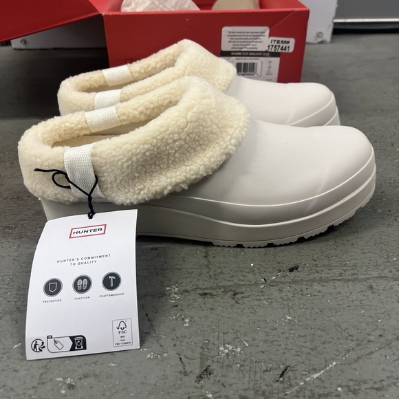 Hunter Shoes - Hunter Women's Play Insulated Clogs White Willow Slip-On Waterproof Shoes Size 9